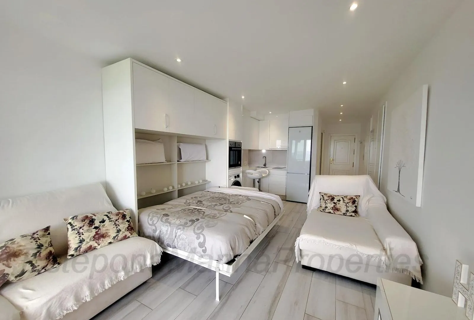 Emp 18, Delightful Modern Studio Apt Estepona