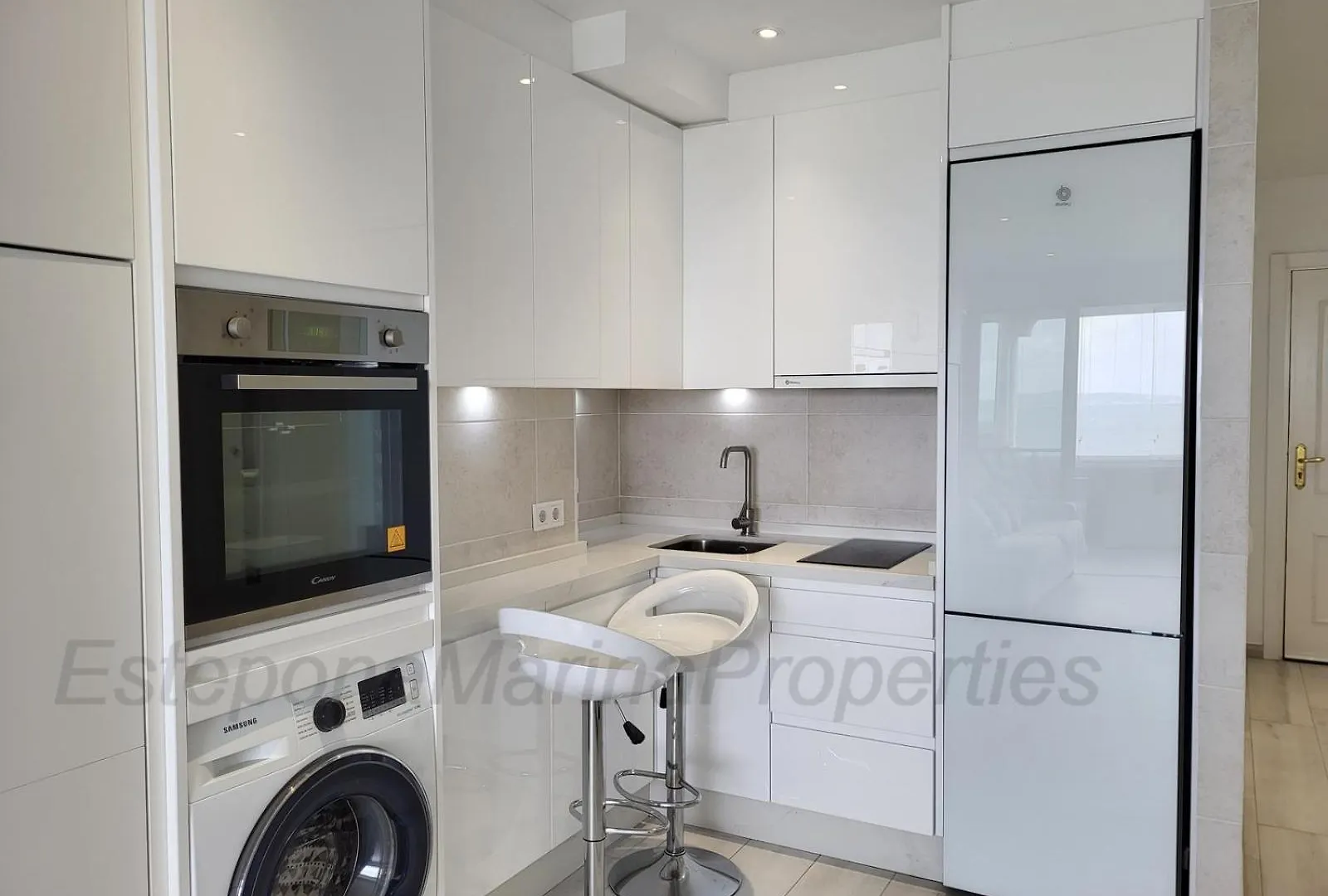 Emp 18, Delightful Modern Studio Apt Estepona